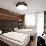 グリューナー バウム 4*