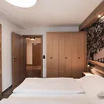 グリューナー バウム 4*