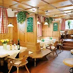 Gruener Baum Hotel 4*