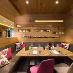 Hotel Gruener Baum Zell am See