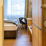 Gruener Baum 4*