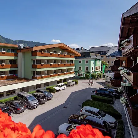 Hotel Gruener Baum Zell am See