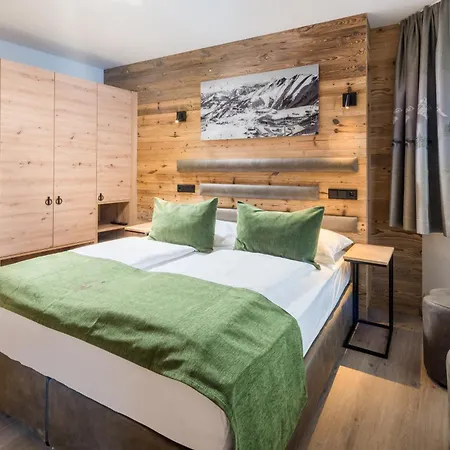 Gruener Baum Otel 4*