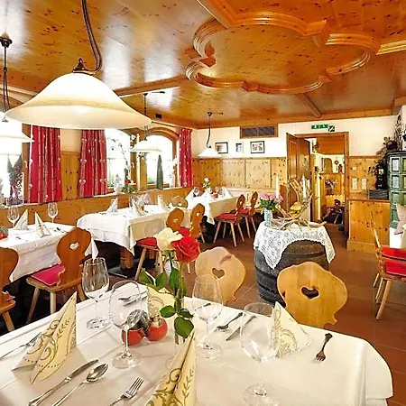 Otel Gruener Baum Zell am See