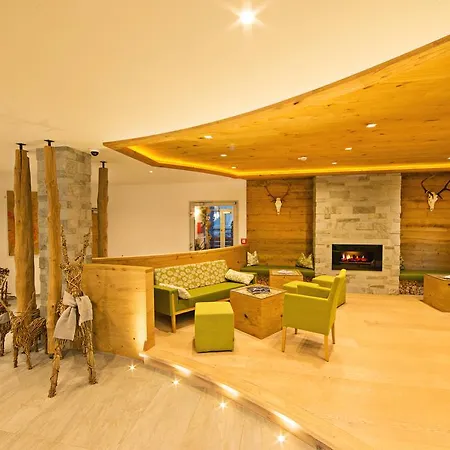 Hotel Gruener Baum 4*