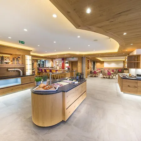 Gruener Baum 4*