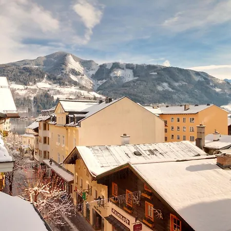 Hotel Gruener Baum 4*