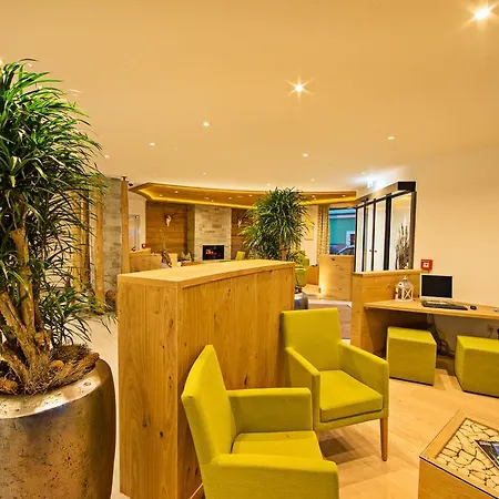 グリューナー バウム ツェル アム ゼー