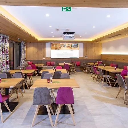 グリューナー バウム ホテル