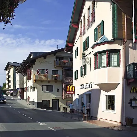 グリューナー バウム ツェル アム ゼー