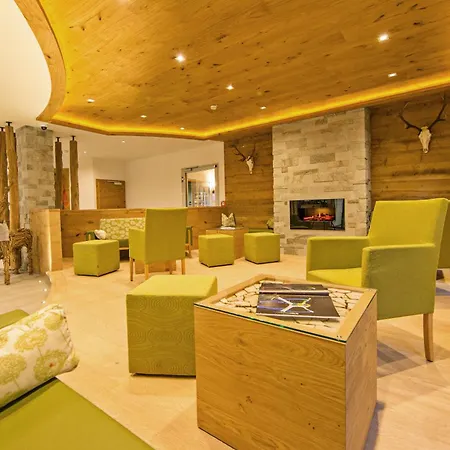 ホテル グリューナー バウム 4*