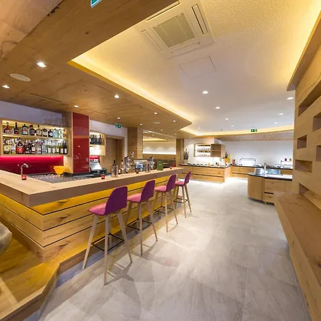 グリューナー バウム ツェル アム ゼー