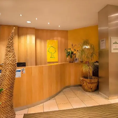 グリューナー バウム ホテル 4*