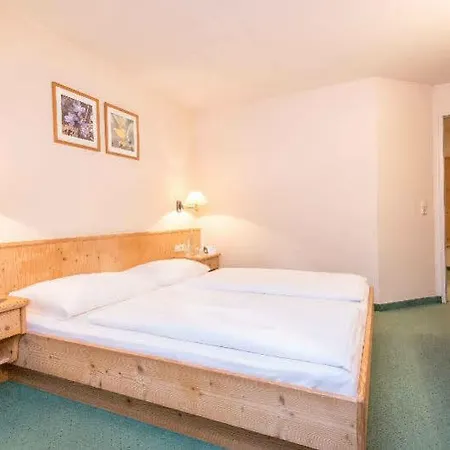 グリューナー バウム 4*