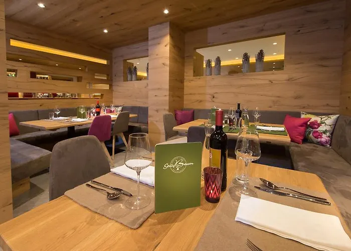 Gruener Baum Hotel 4*